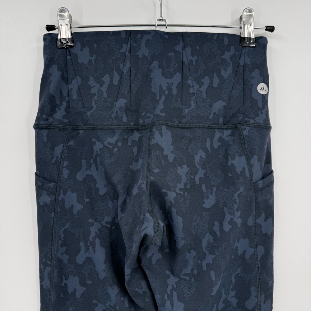 Alexo Athletica FACE FORWARD Camo Legging in Charcoal Size S - Picture 9 of 11